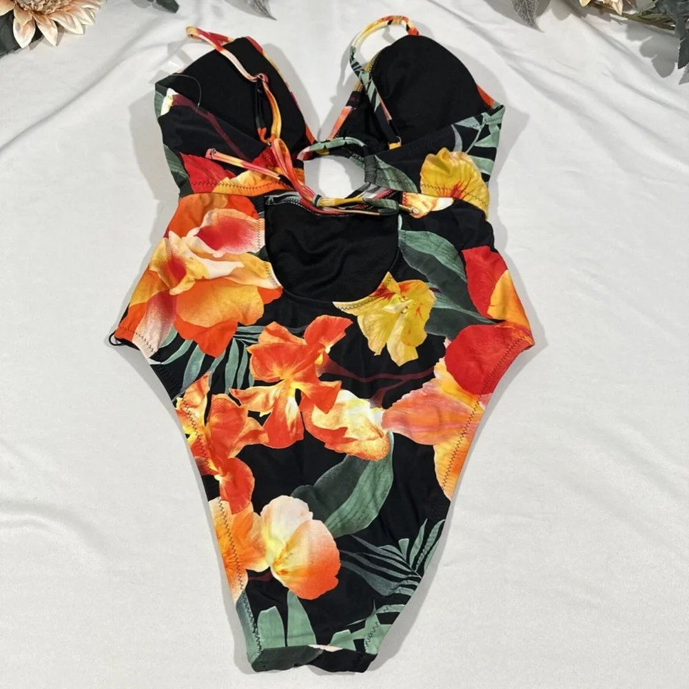 NEW $36 Shade & Shore [ Large ] Front Key hole One Piece Swimsuit Floral‎